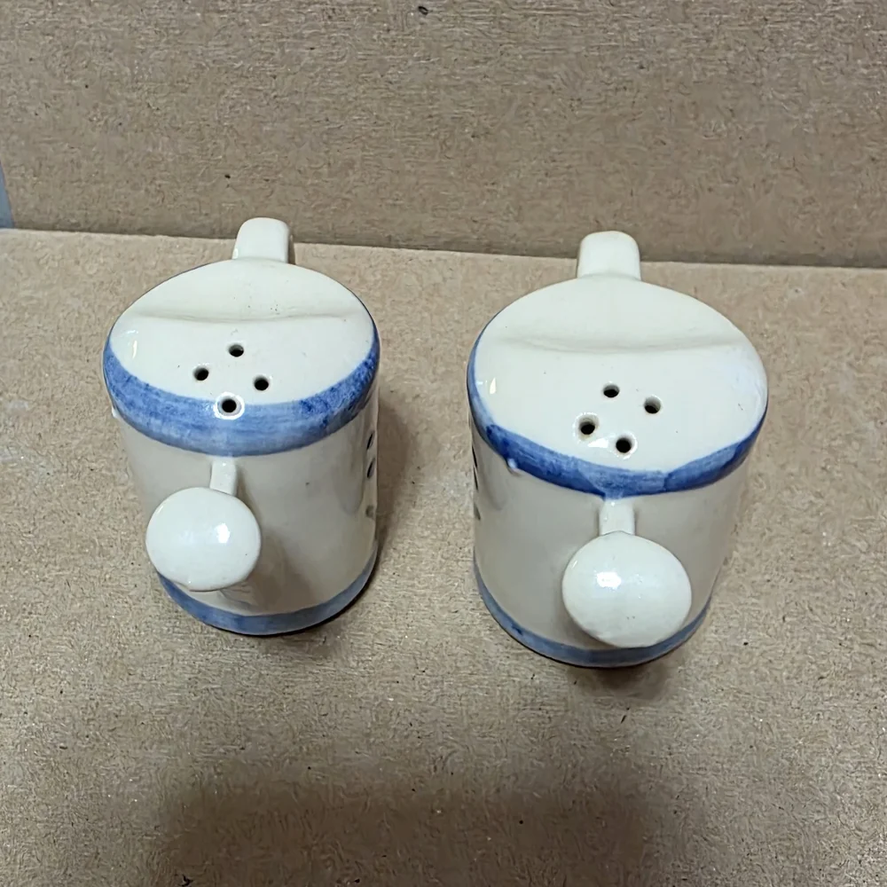 Vtg Pottery Watering Can Salt Pepper Shaker Set #224